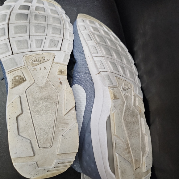 Nike Running Shoes - Picture 4 of 7